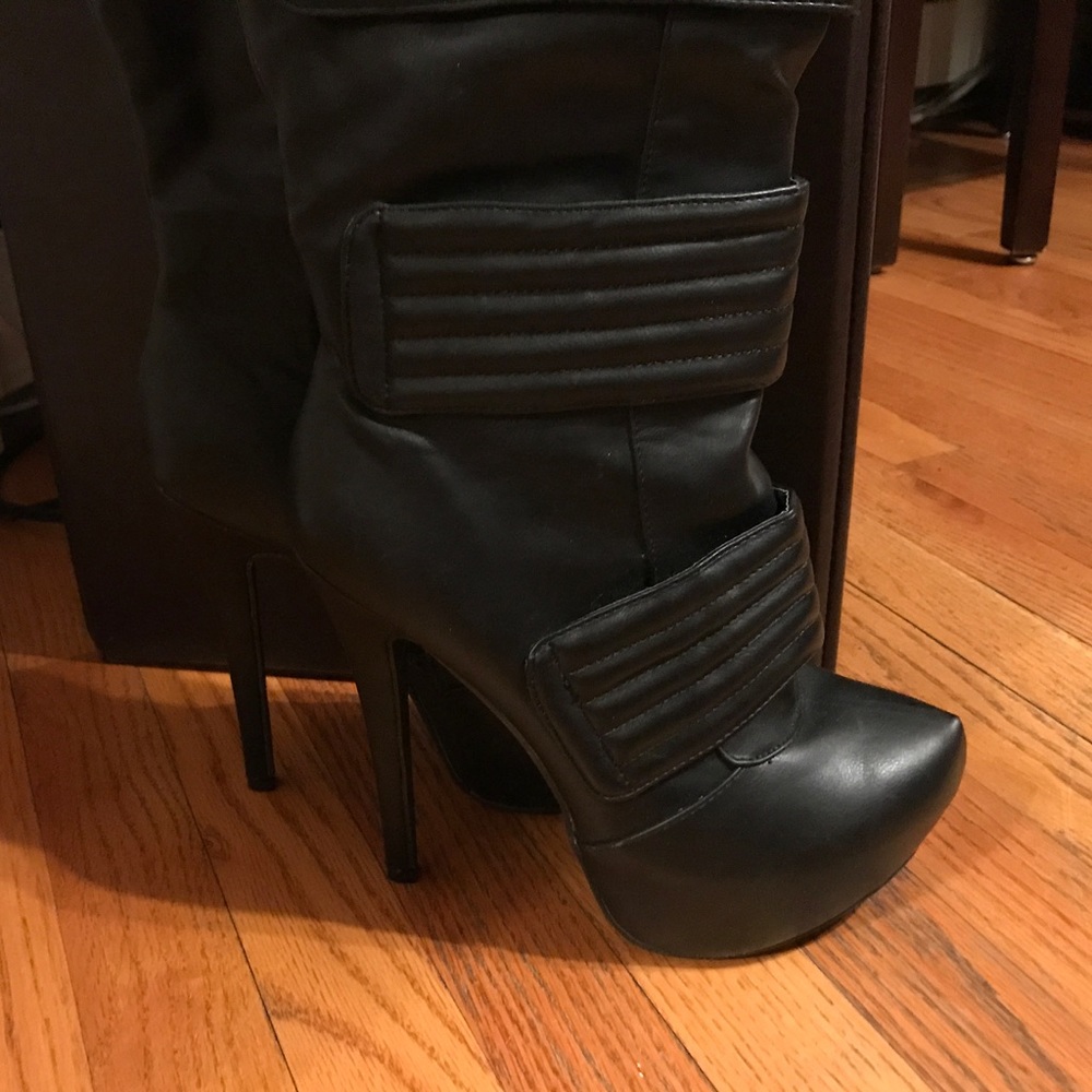 Black Aldo Cenisio sexy heels new in the box